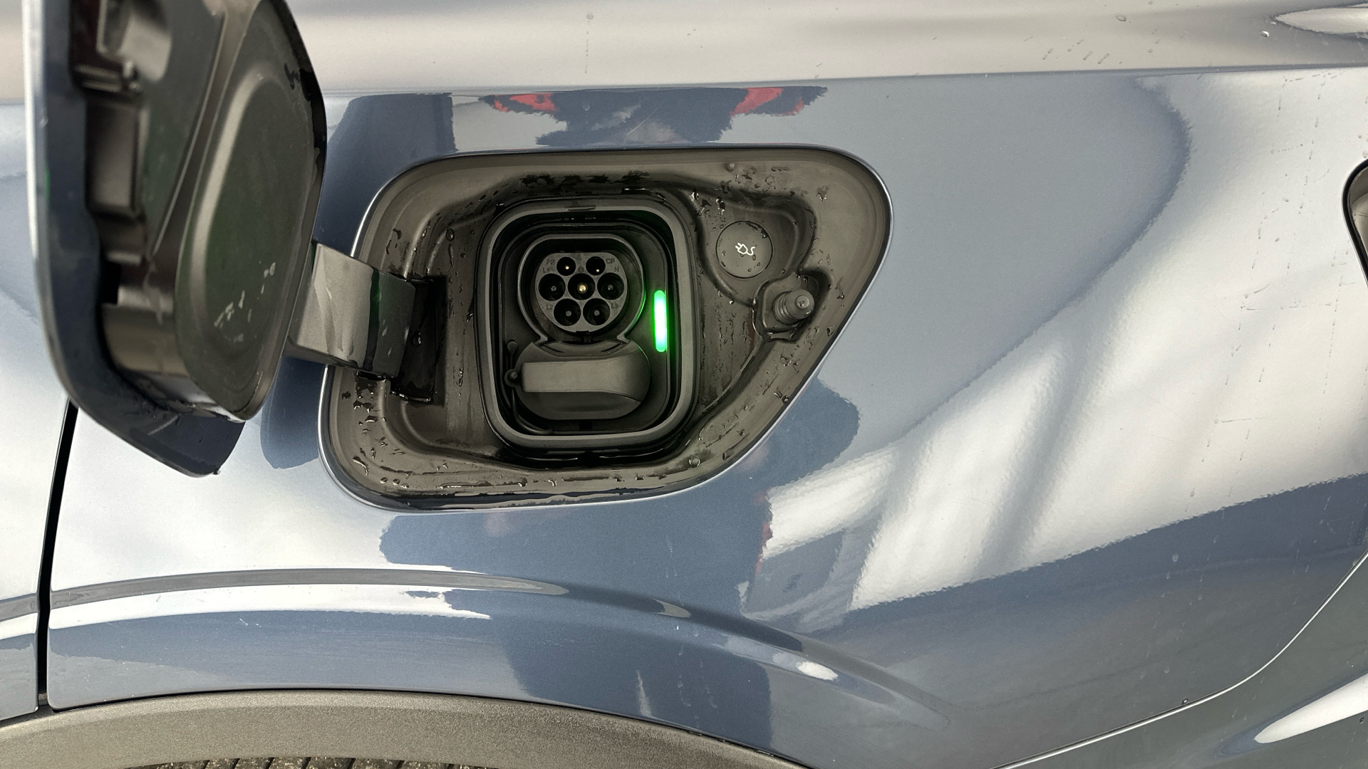 4020767 170kW 69kWh Standard Range SM [Plus] 5dr Auto