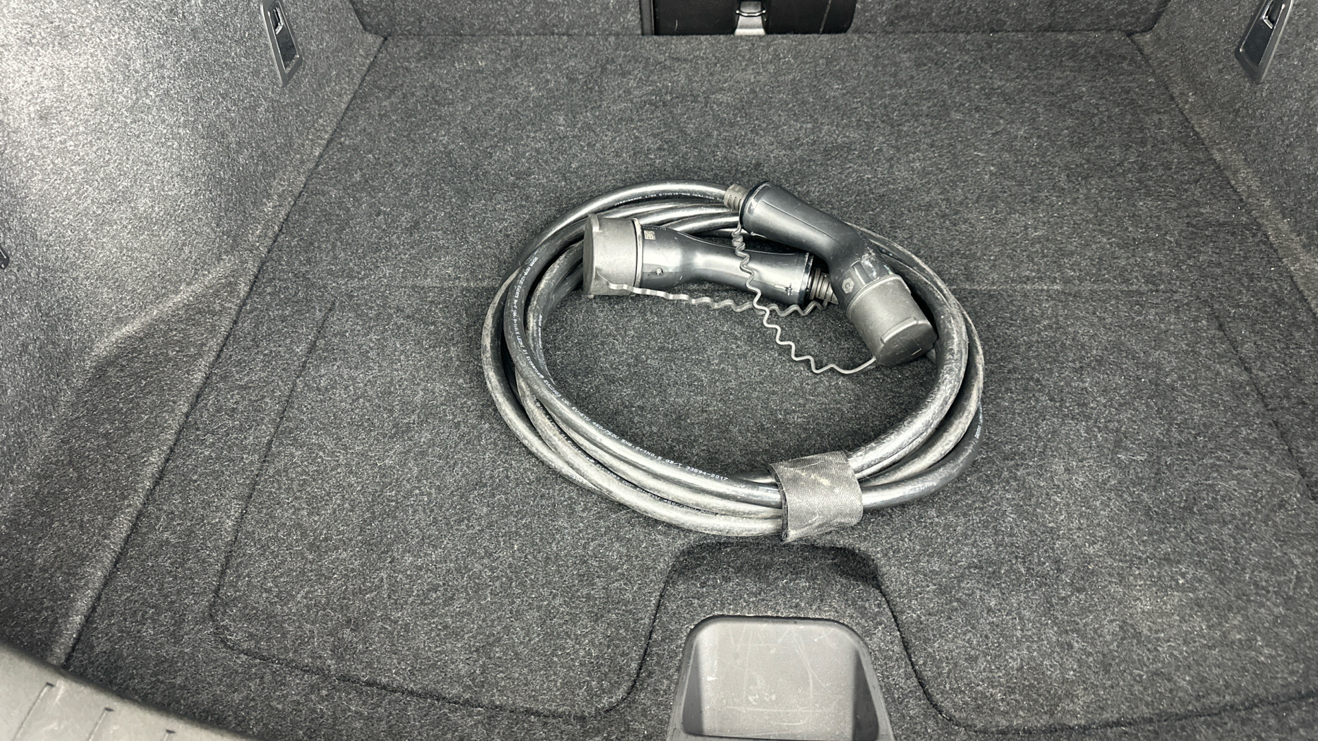 4020767 170kW 69kWh Standard Range SM [Plus] 5dr Auto