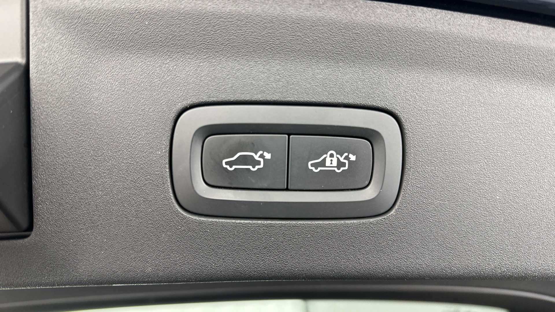 4020767 170kW 69kWh Standard Range SM [Plus] 5dr Auto