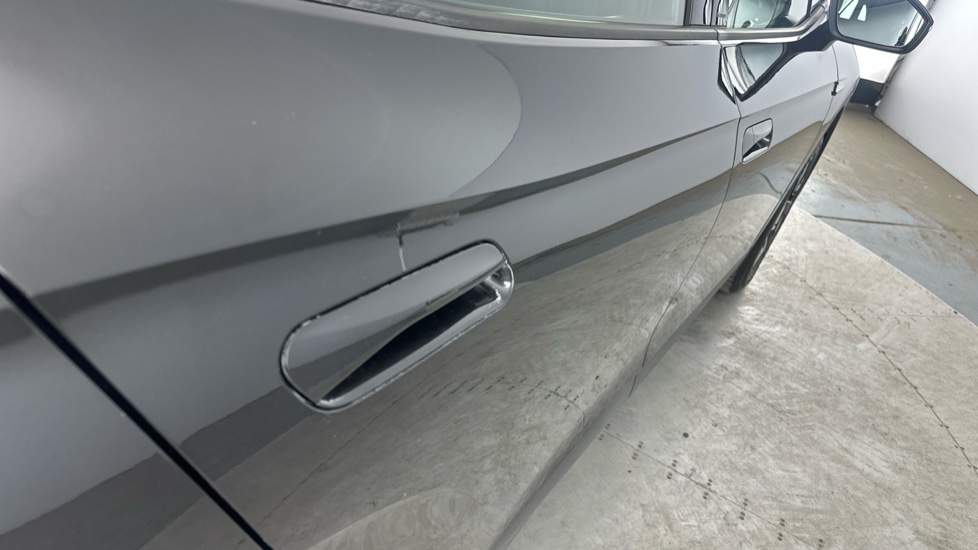 Volkswagen ID.4 dent