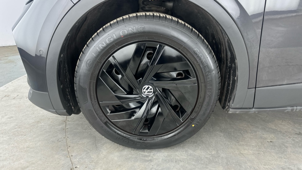 Volkswagen ID.4 Image 16