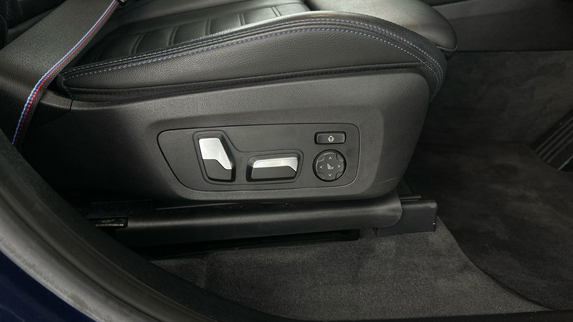 4027723 210kW M Sport Pro 80kWh 5dr Auto