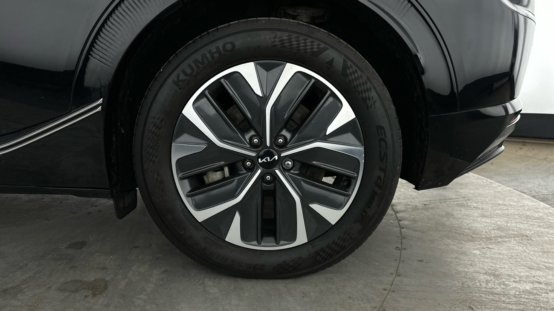 4058722 166kW Air 77.4kWh 5dr Auto