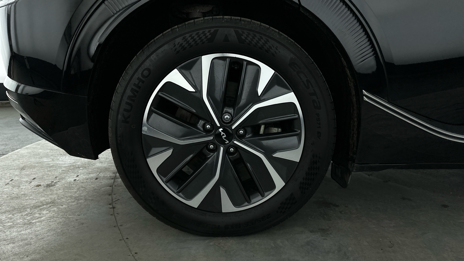 4058722 166kW Air 77.4kWh 5dr Auto