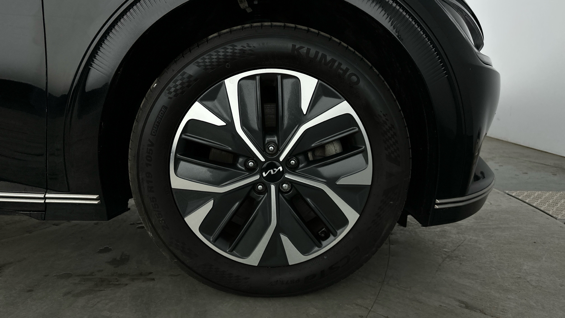 4058722 166kW Air 77.4kWh 5dr Auto