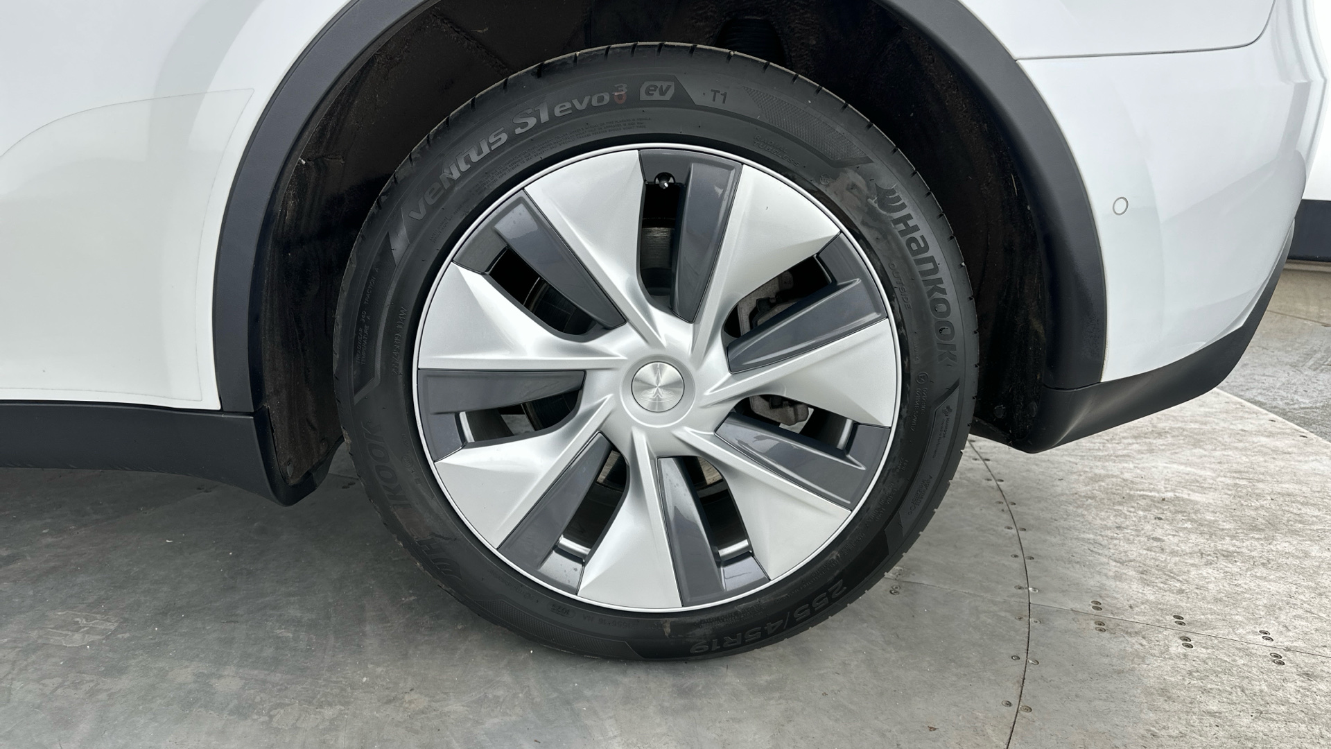 4027568 Long Range AWD 5dr Auto