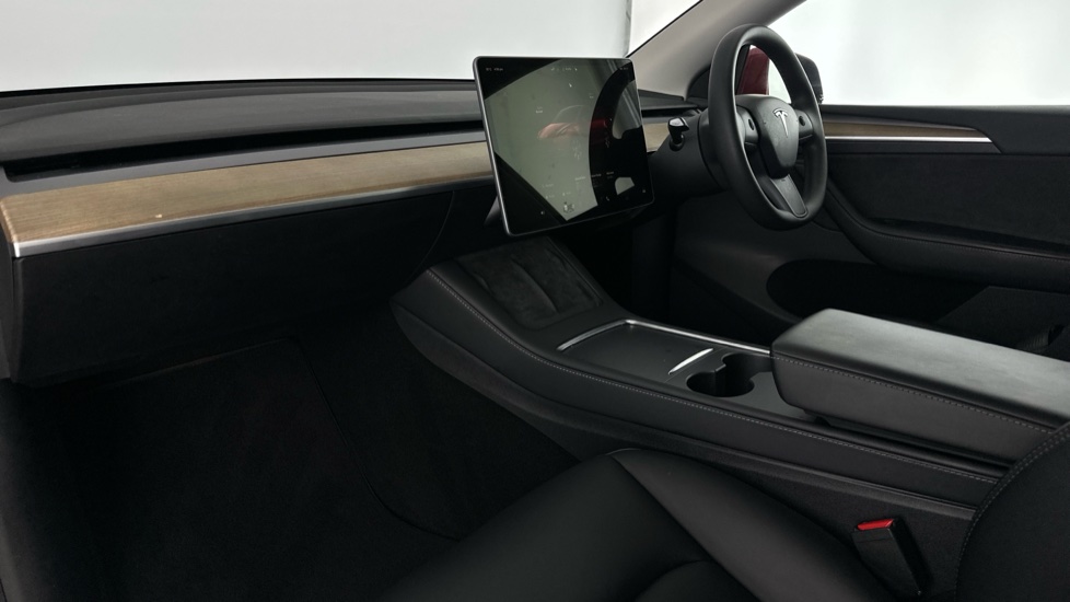 Tesla Model Y Image 9