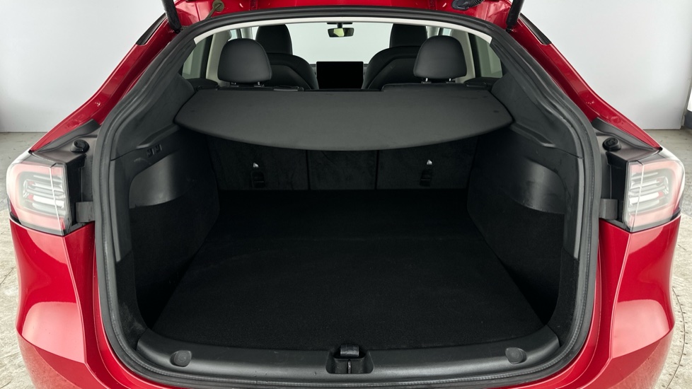 Tesla Model Y Image 14
