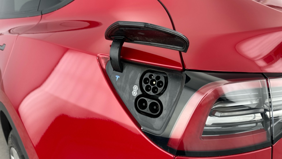 Tesla Model Y Image 20