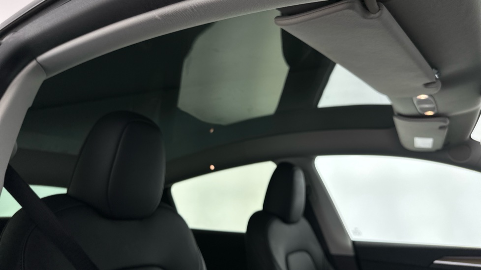 Tesla Model Y Image 23