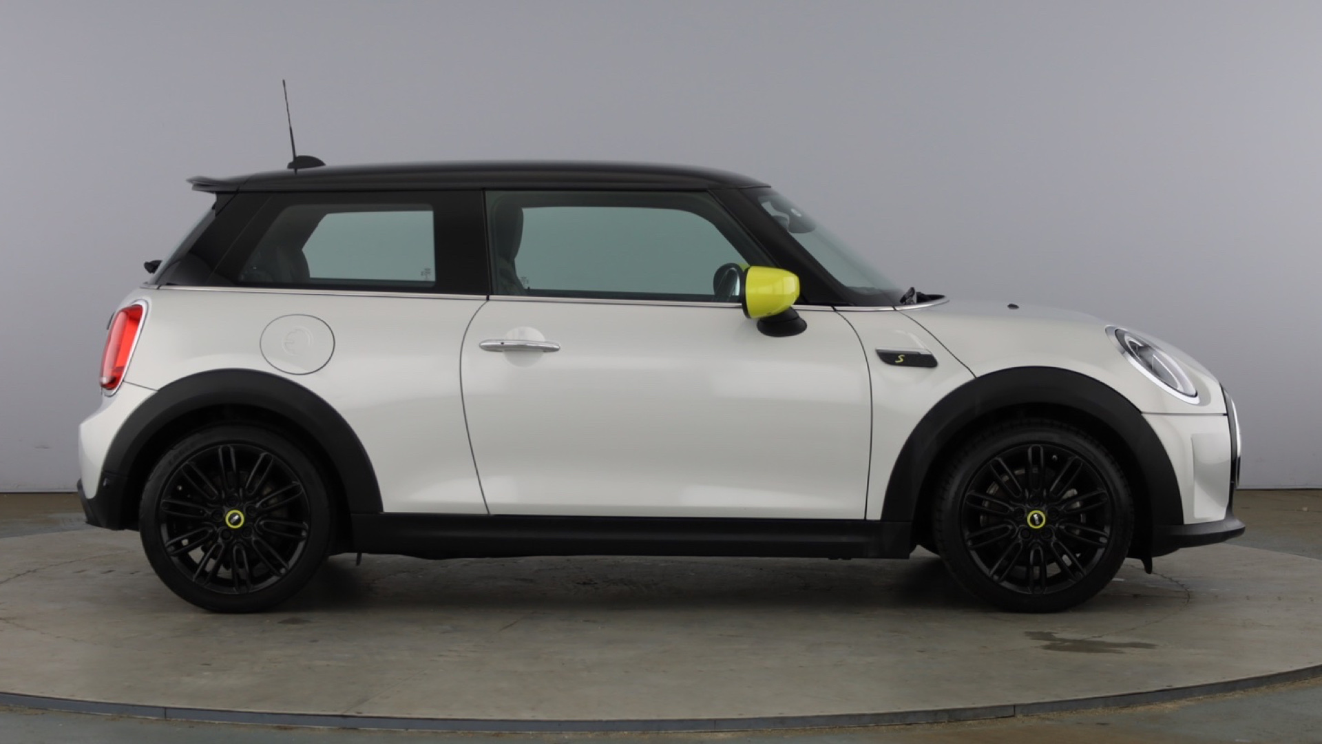 4020792 135kW Cooper S Level 2 33kWh 3dr Auto