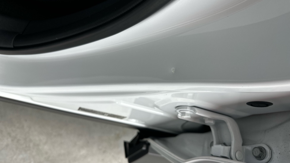 SUBARU SOLTERRA dent