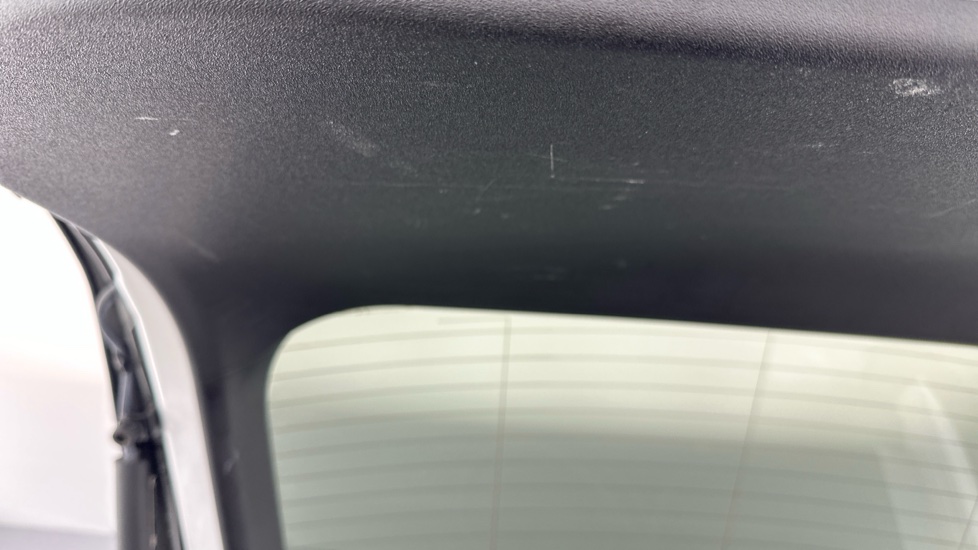 SUBARU SOLTERRA scratches