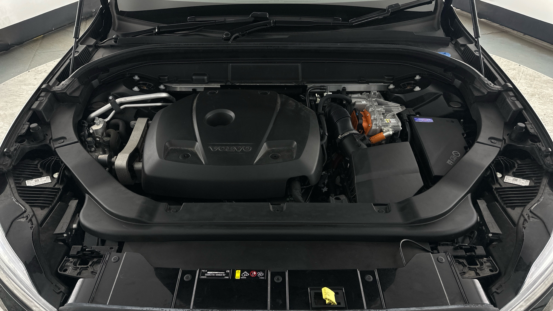 4027548 2.0 T6 [350] RC PHEV Core Bright 5dr AWD Gtron