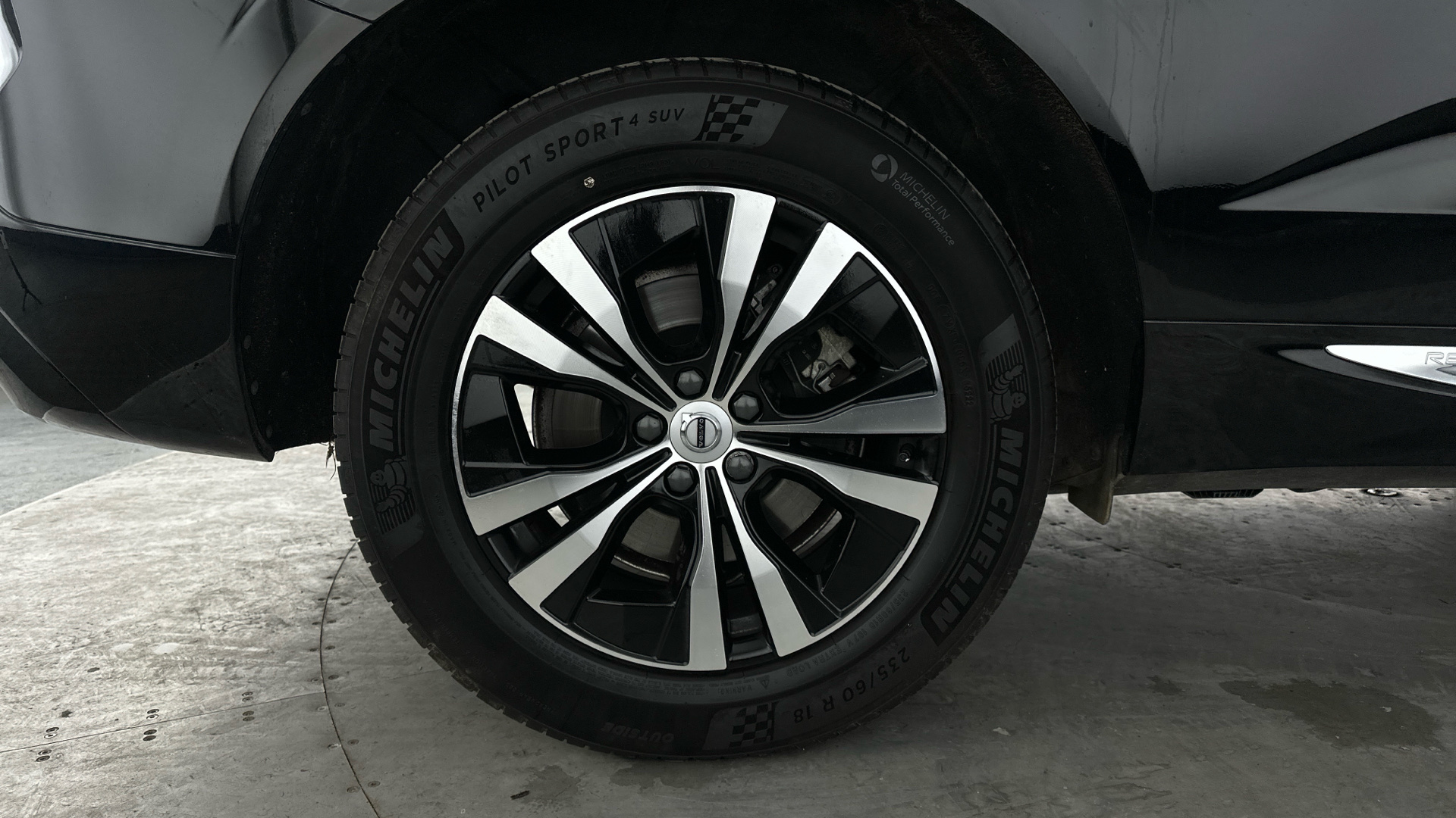 4027548 2.0 T6 [350] RC PHEV Core Bright 5dr AWD Gtron