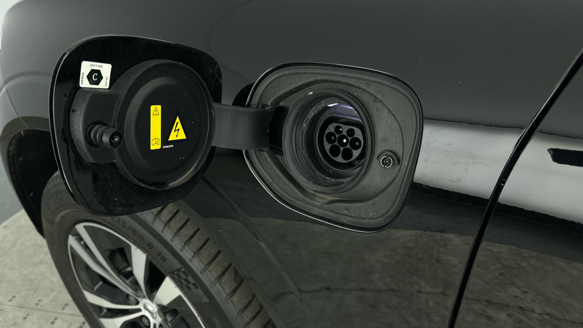 4027548 2.0 T6 [350] RC PHEV Core Bright 5dr AWD Gtron