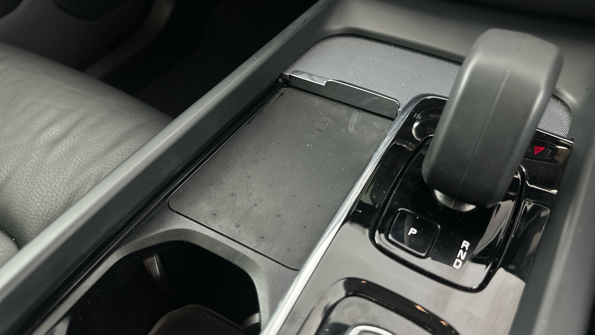 4027548 2.0 T6 [350] RC PHEV Core Bright 5dr AWD Gtron