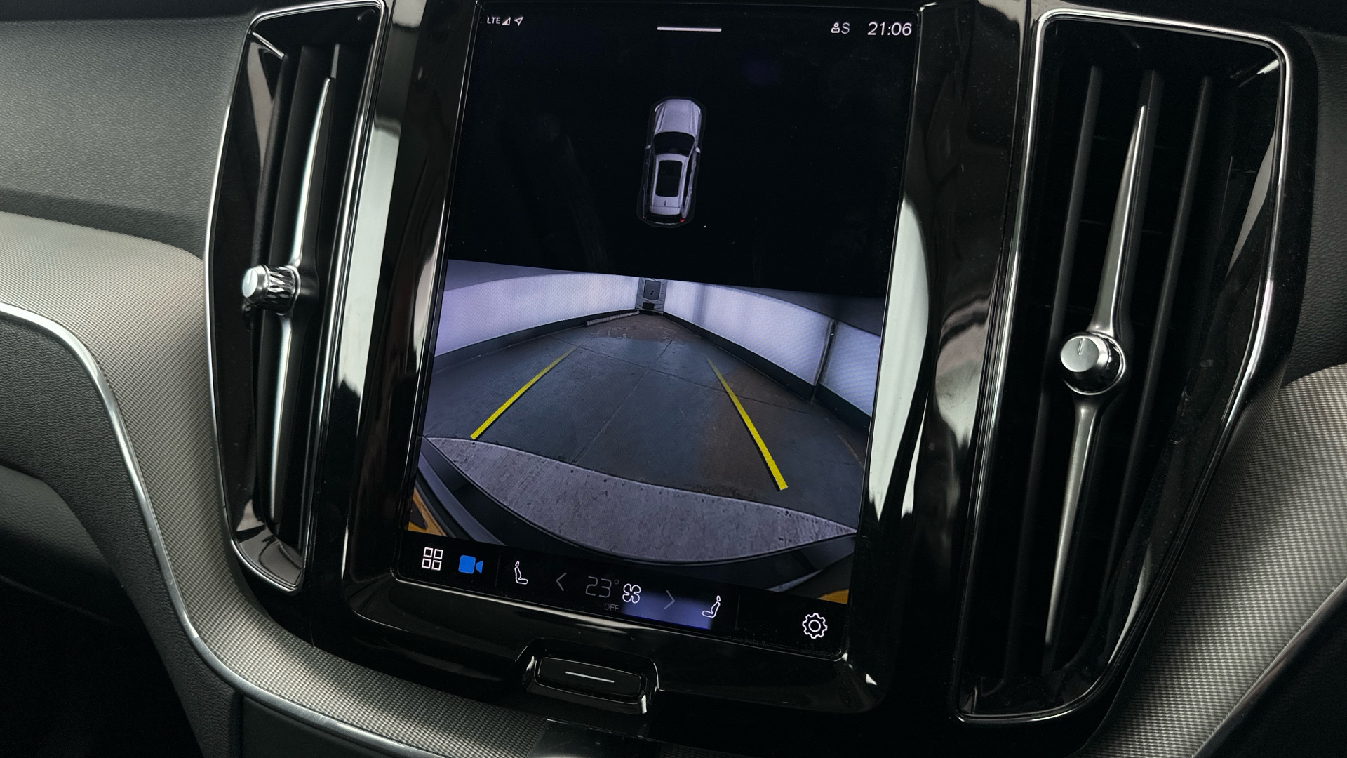 4027548 2.0 T6 [350] RC PHEV Core Bright 5dr AWD Gtron