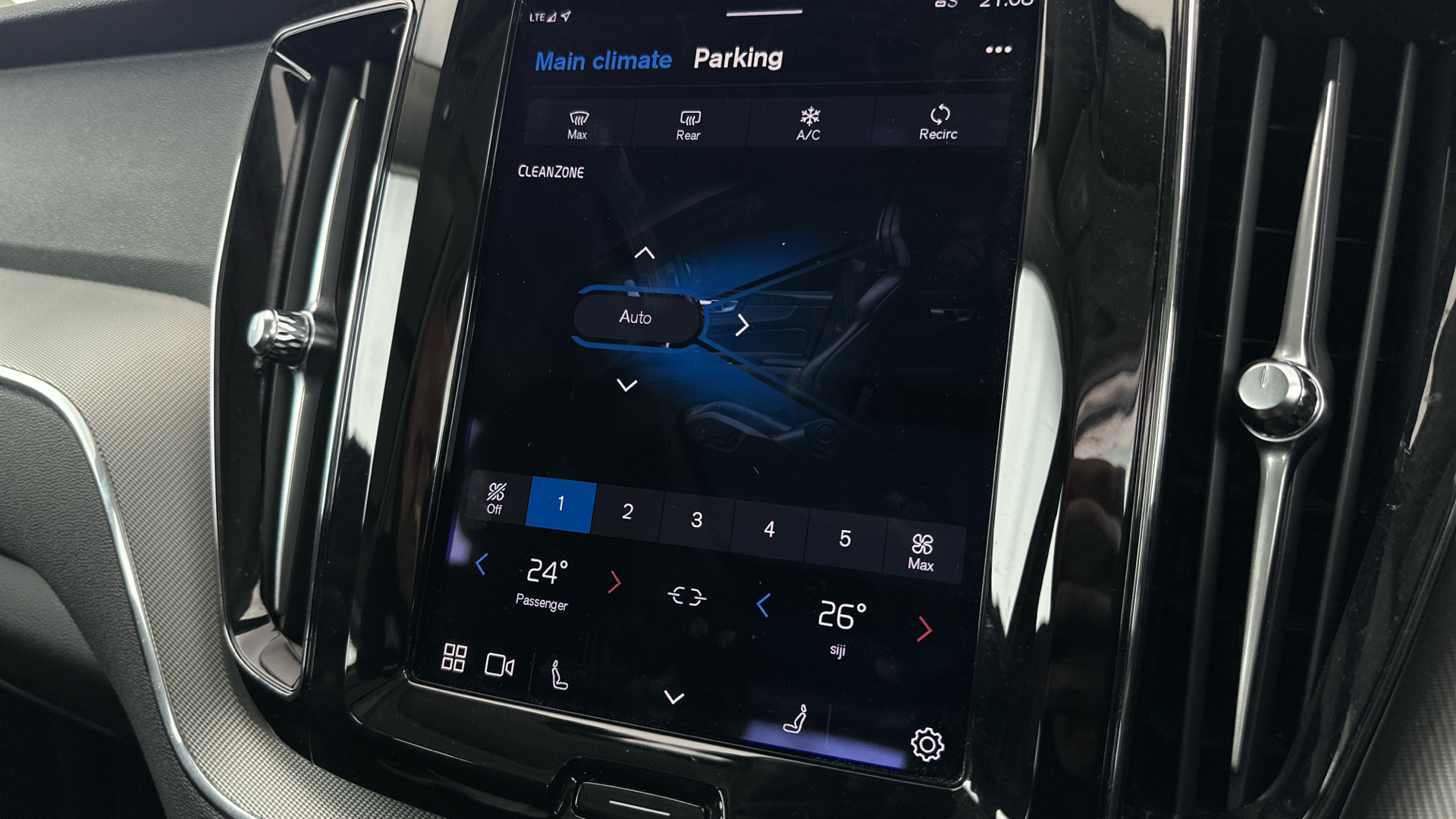 4027548 2.0 T6 [350] RC PHEV Core Bright 5dr AWD Gtron