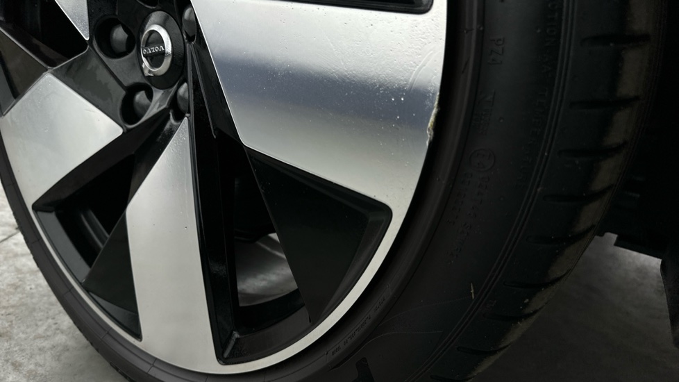 Volvo XC40 Offside Rear Wheel Scratched