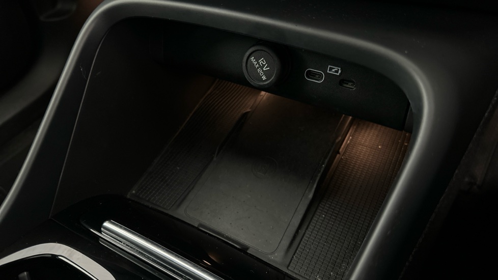 Volvo XC40 Wireless Charger