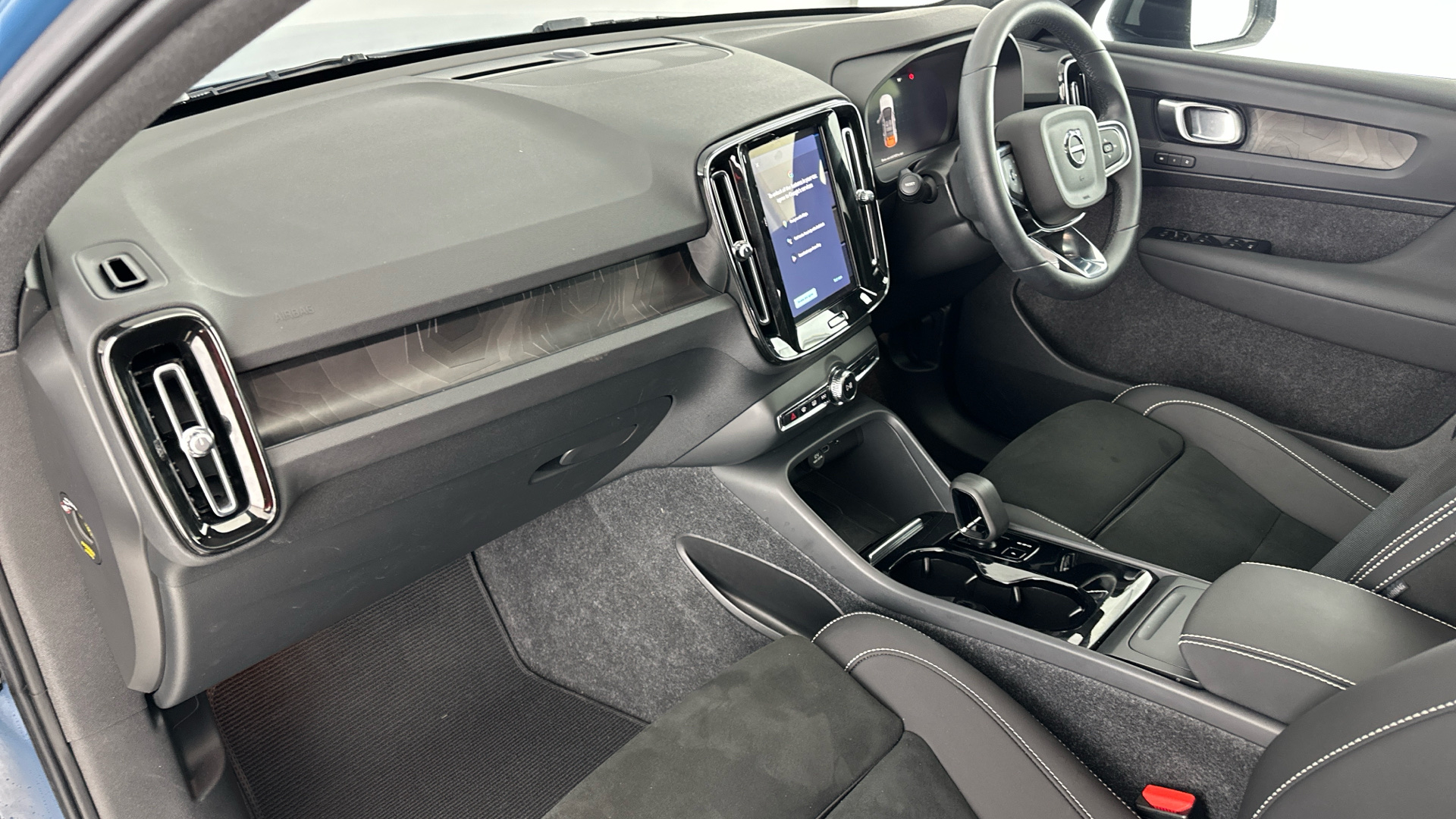 4046780 175kW Recharge Plus 69kWh 5dr Auto