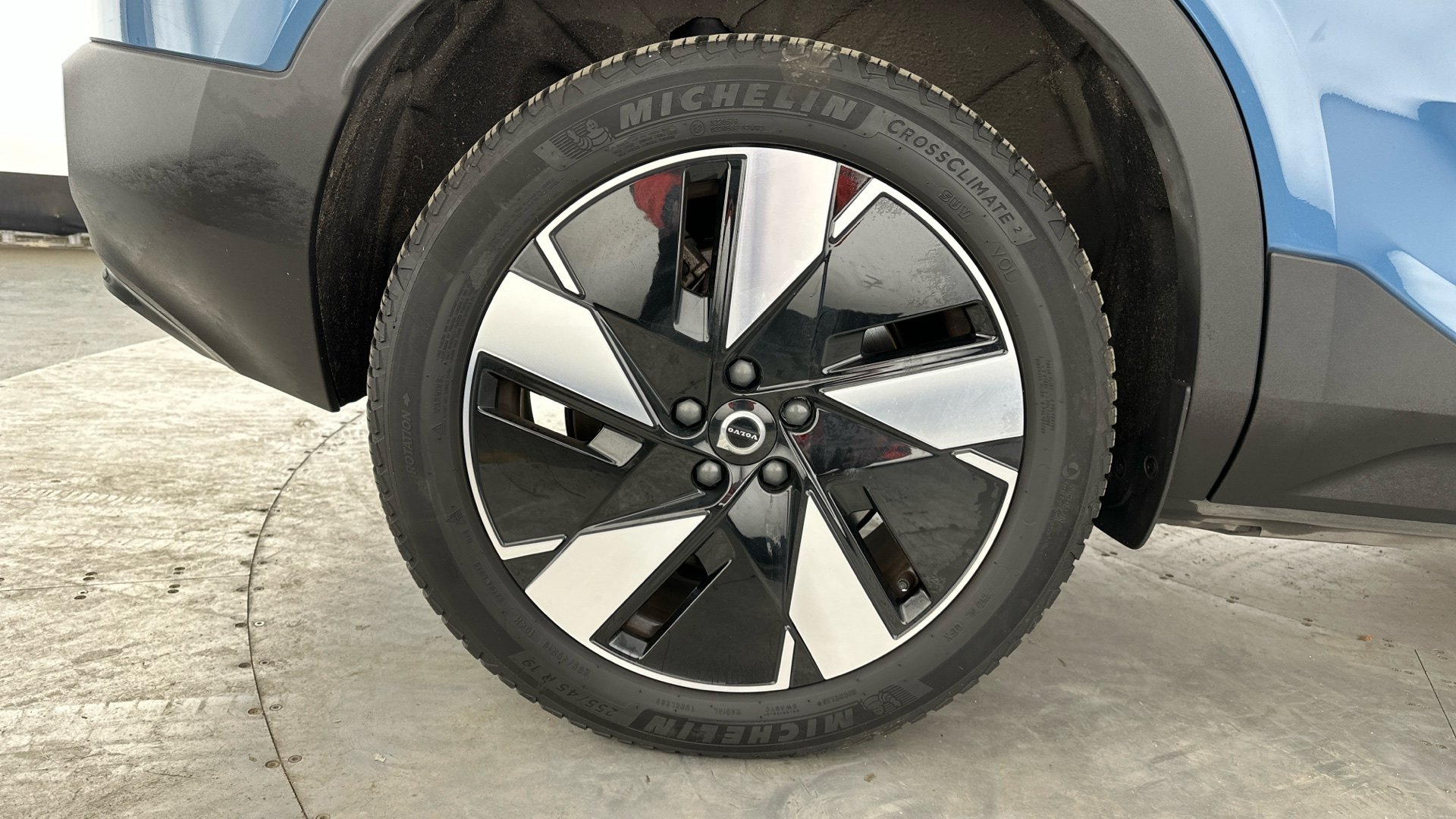 4046780 175kW Recharge Plus 69kWh 5dr Auto