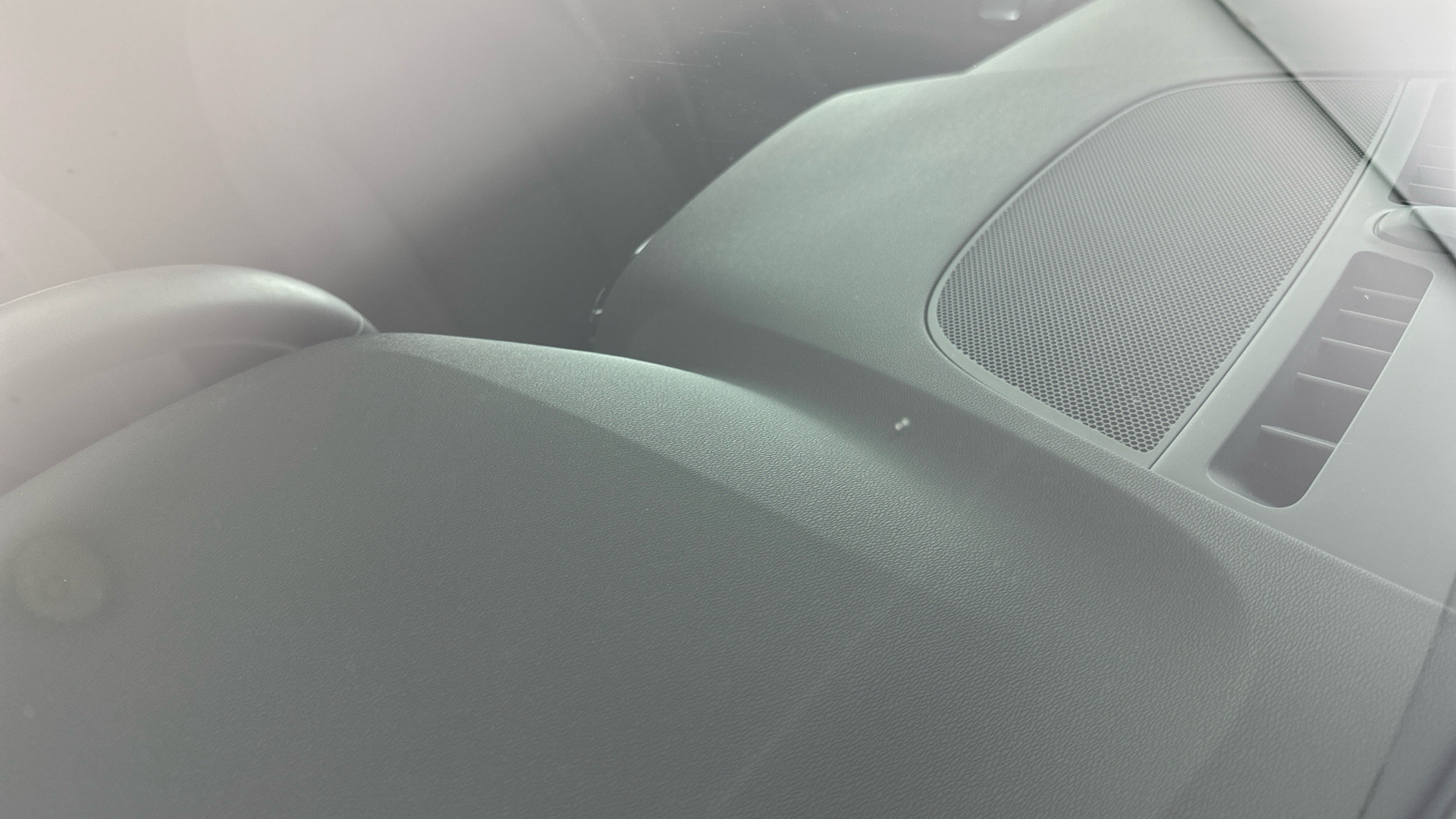 4020768 170kW Recharge Plus 69kWh 5dr Auto