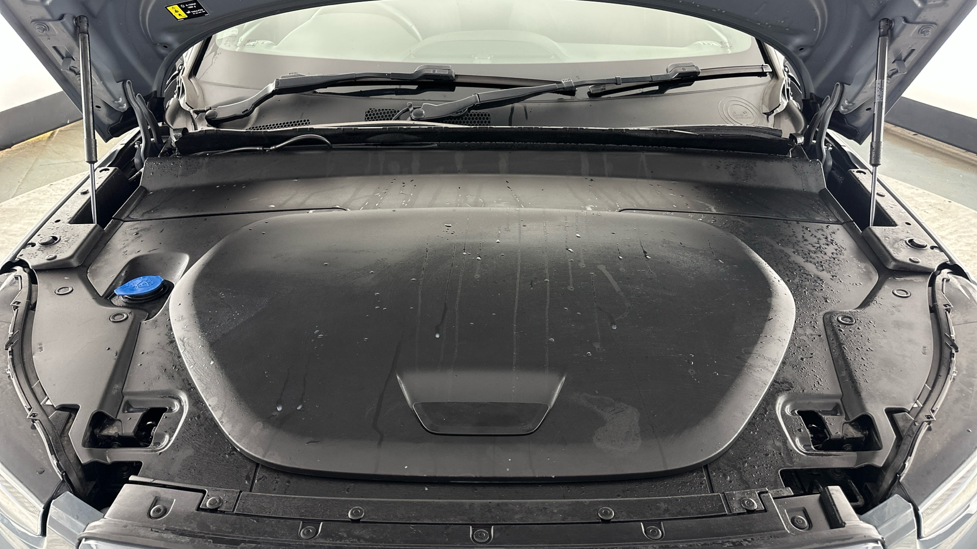 4020768 170kW Recharge Plus 69kWh 5dr Auto