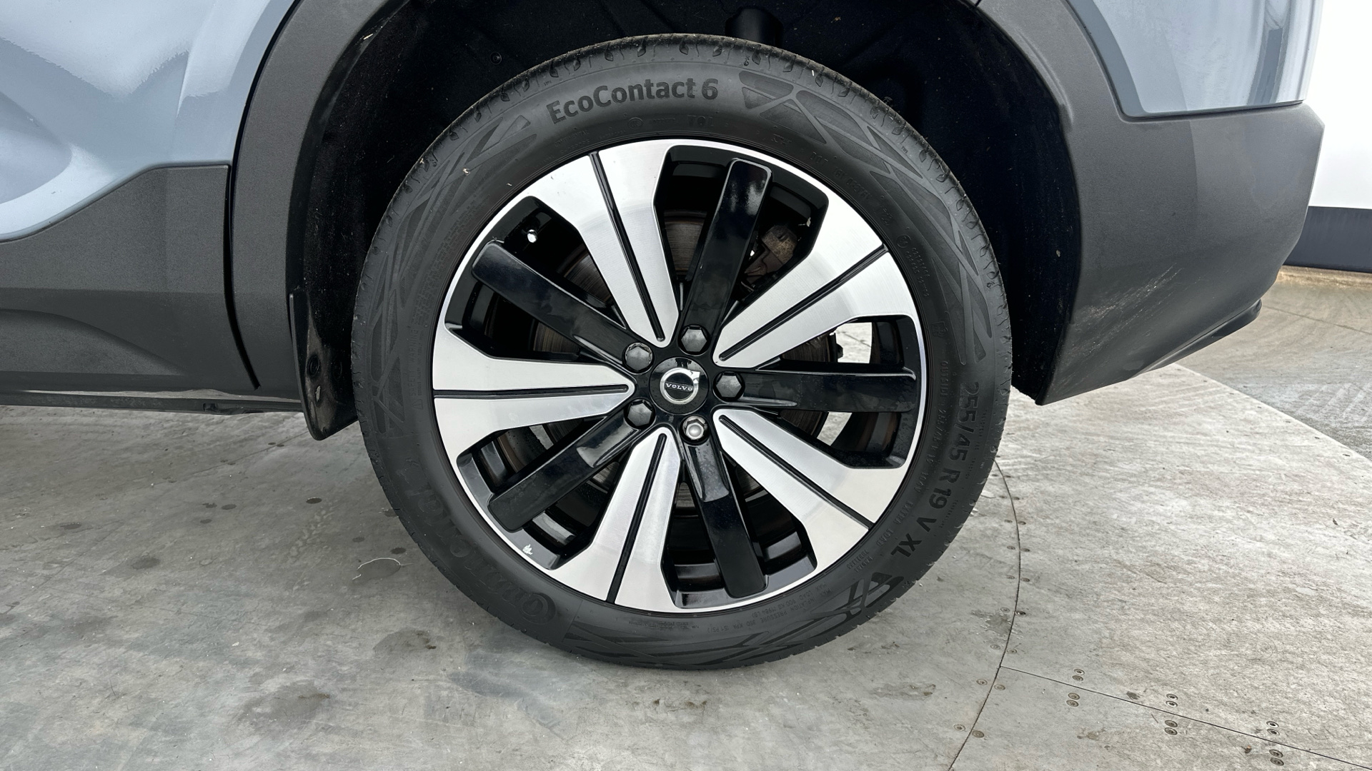 4020768 170kW Recharge Plus 69kWh 5dr Auto