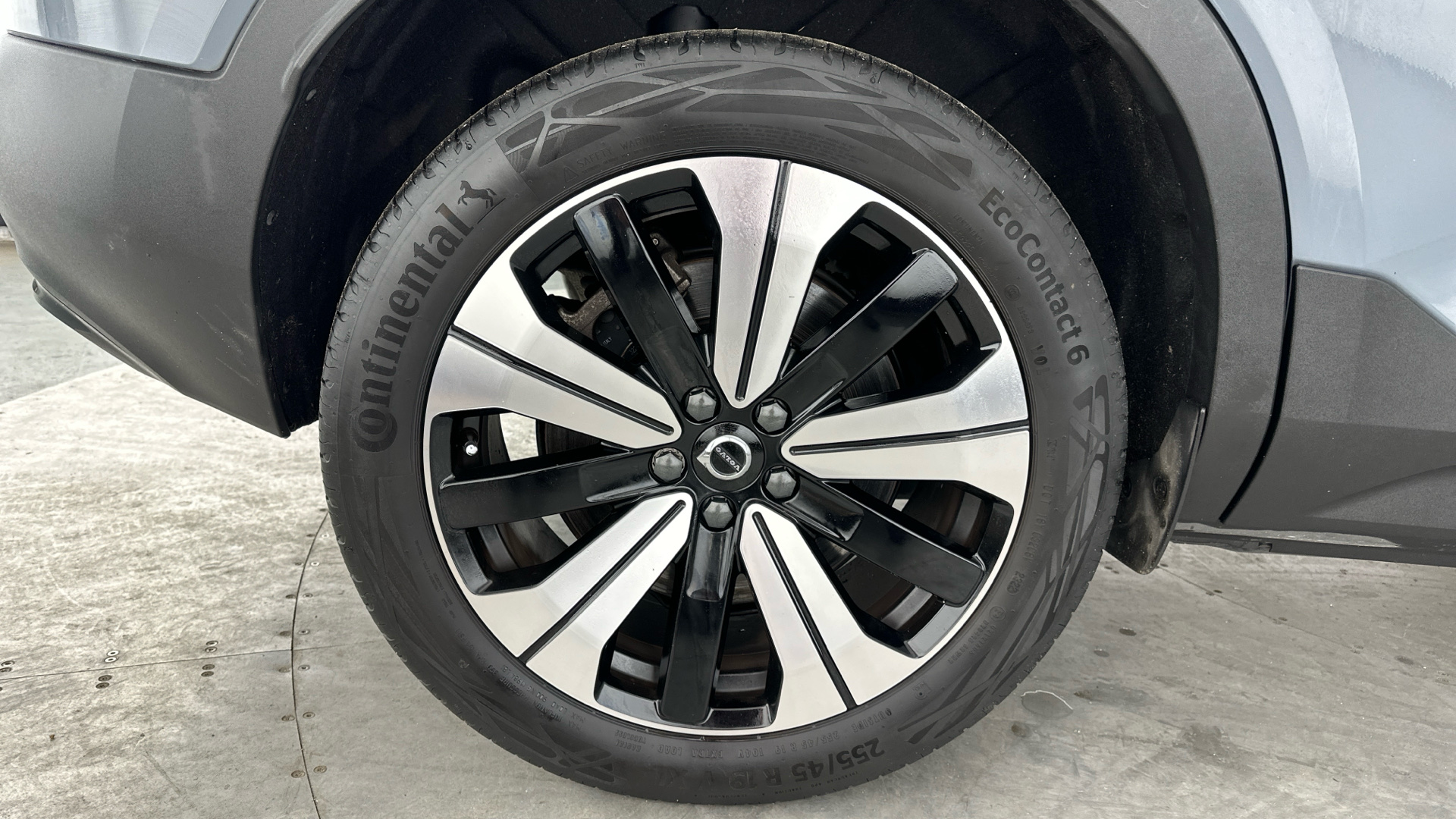 4020768 170kW Recharge Plus 69kWh 5dr Auto