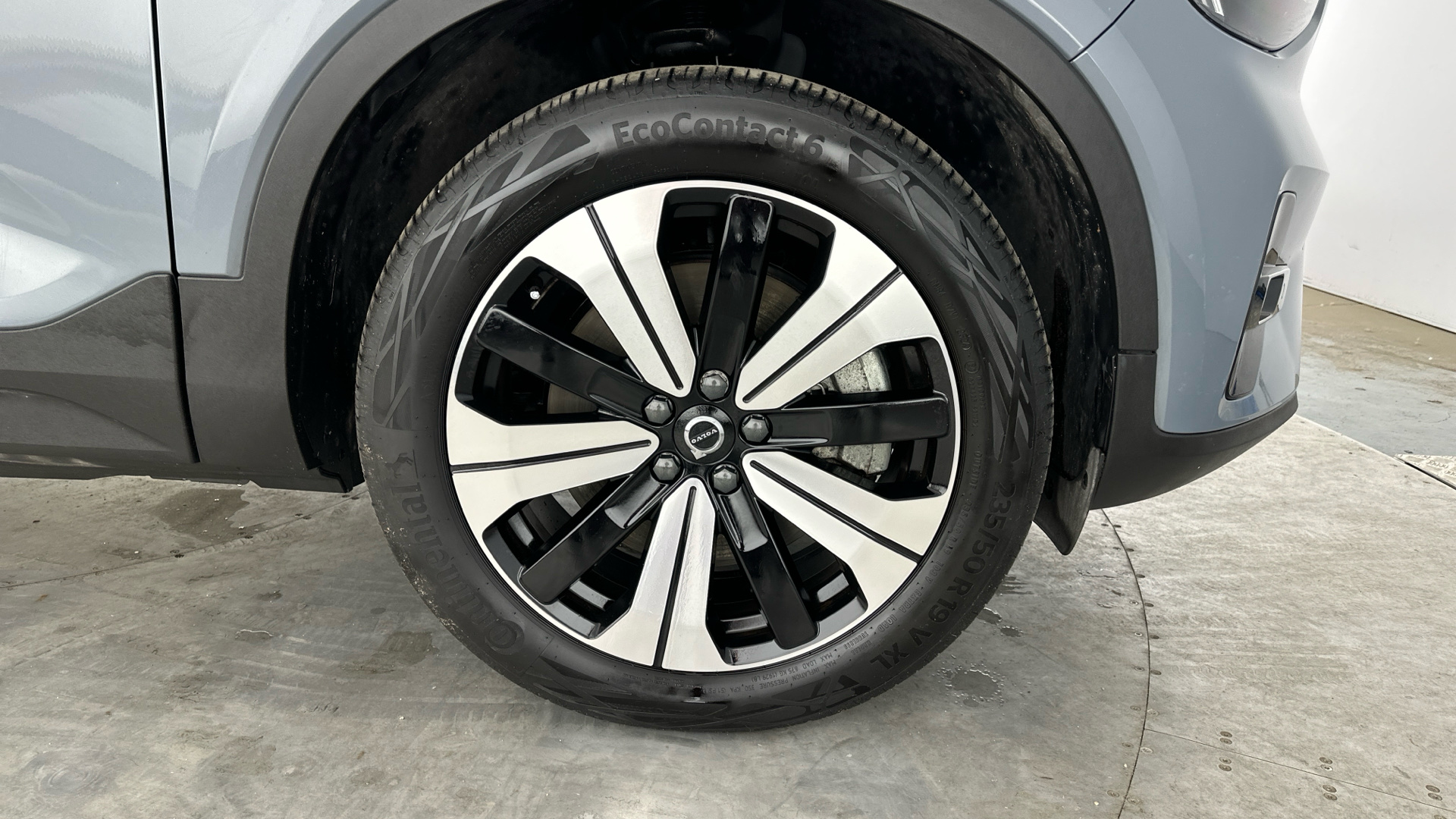 4020768 170kW Recharge Plus 69kWh 5dr Auto