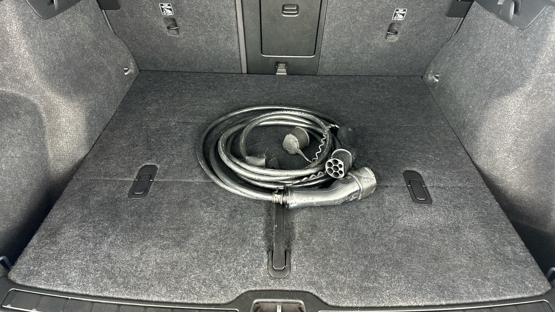 4020768 170kW Recharge Plus 69kWh 5dr Auto