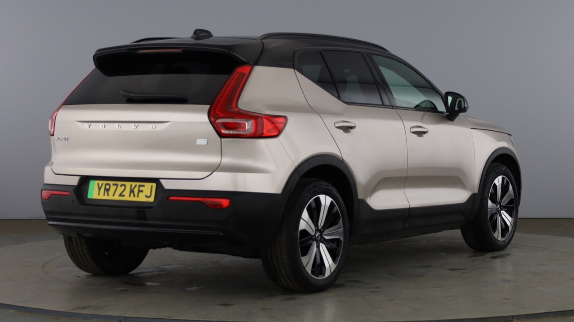 4020931 170kW Recharge Plus 69kWh 5dr Auto