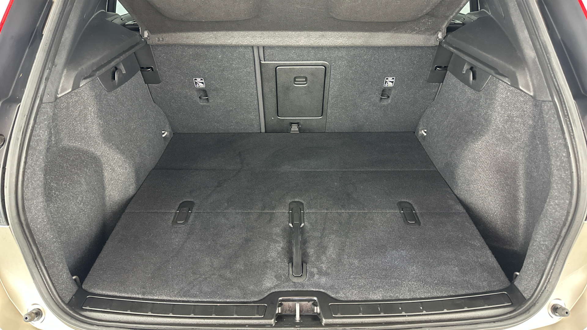 4020931 170kW Recharge Plus 69kWh 5dr Auto