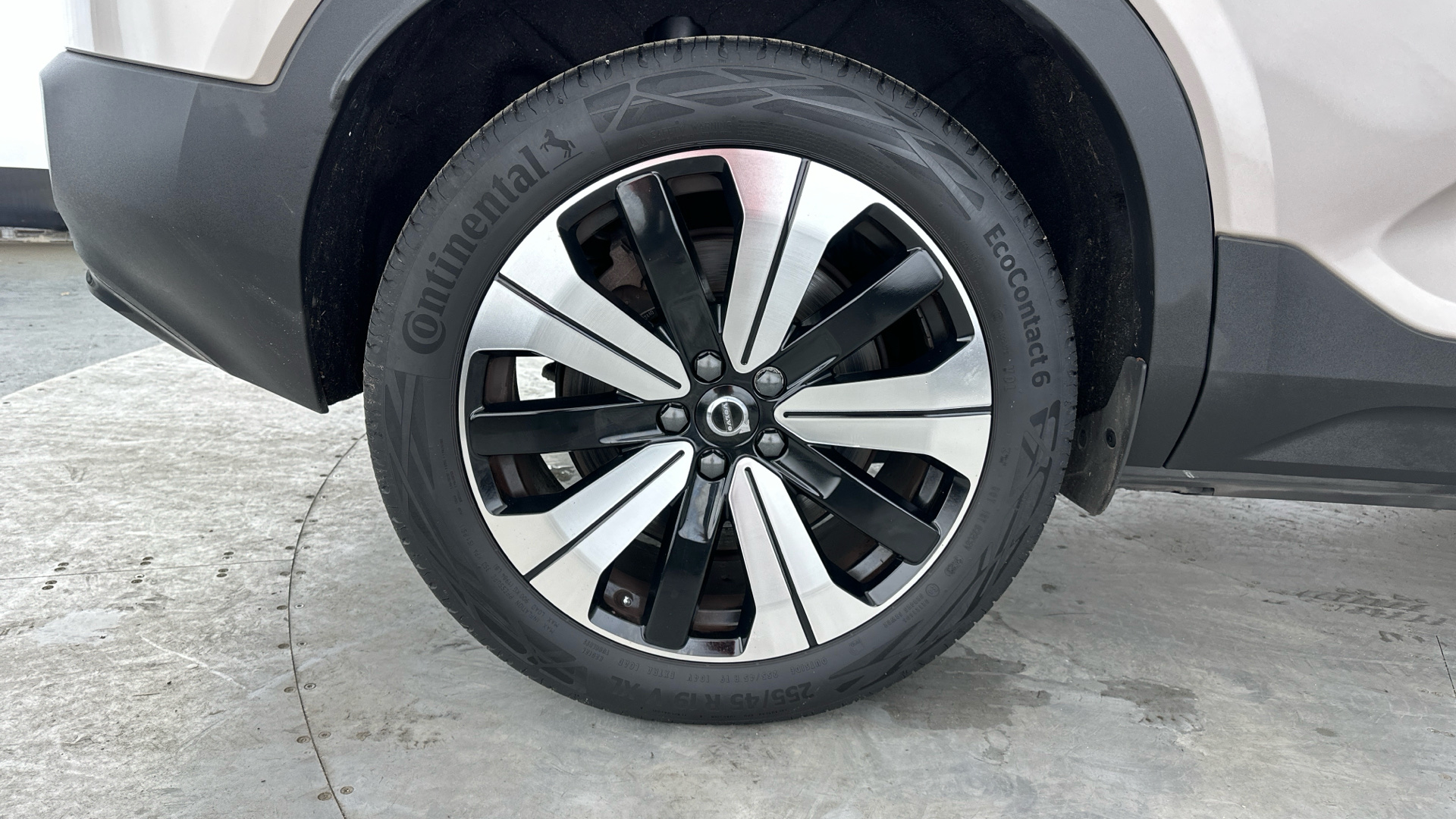 4020931 170kW Recharge Plus 69kWh 5dr Auto