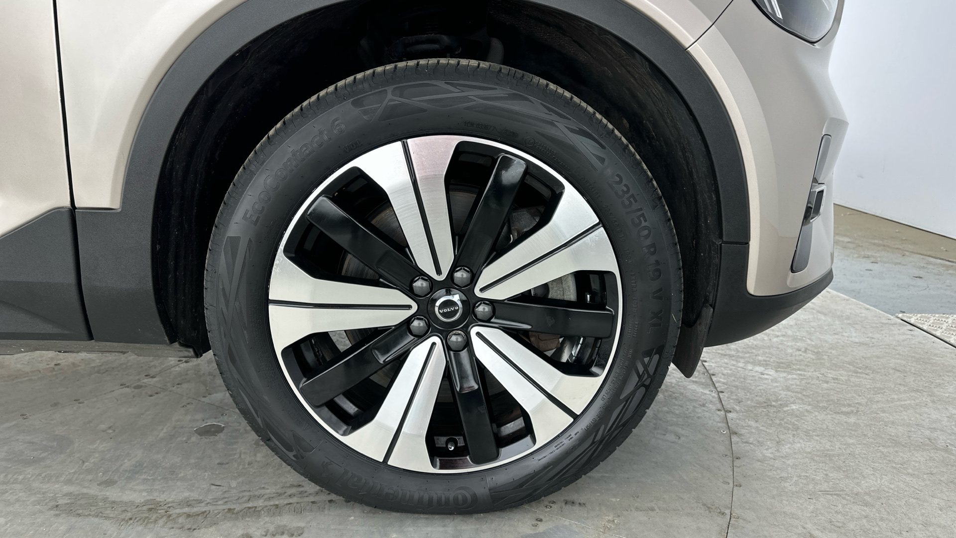 4020931 170kW Recharge Plus 69kWh 5dr Auto