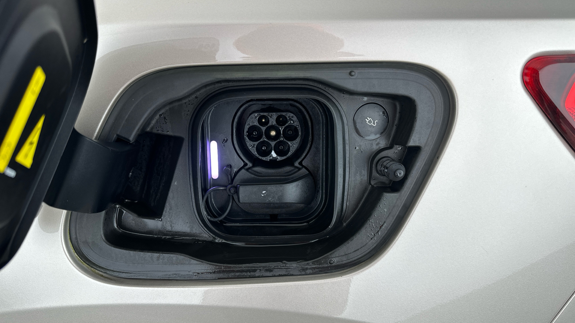 4020931 170kW Recharge Plus 69kWh 5dr Auto