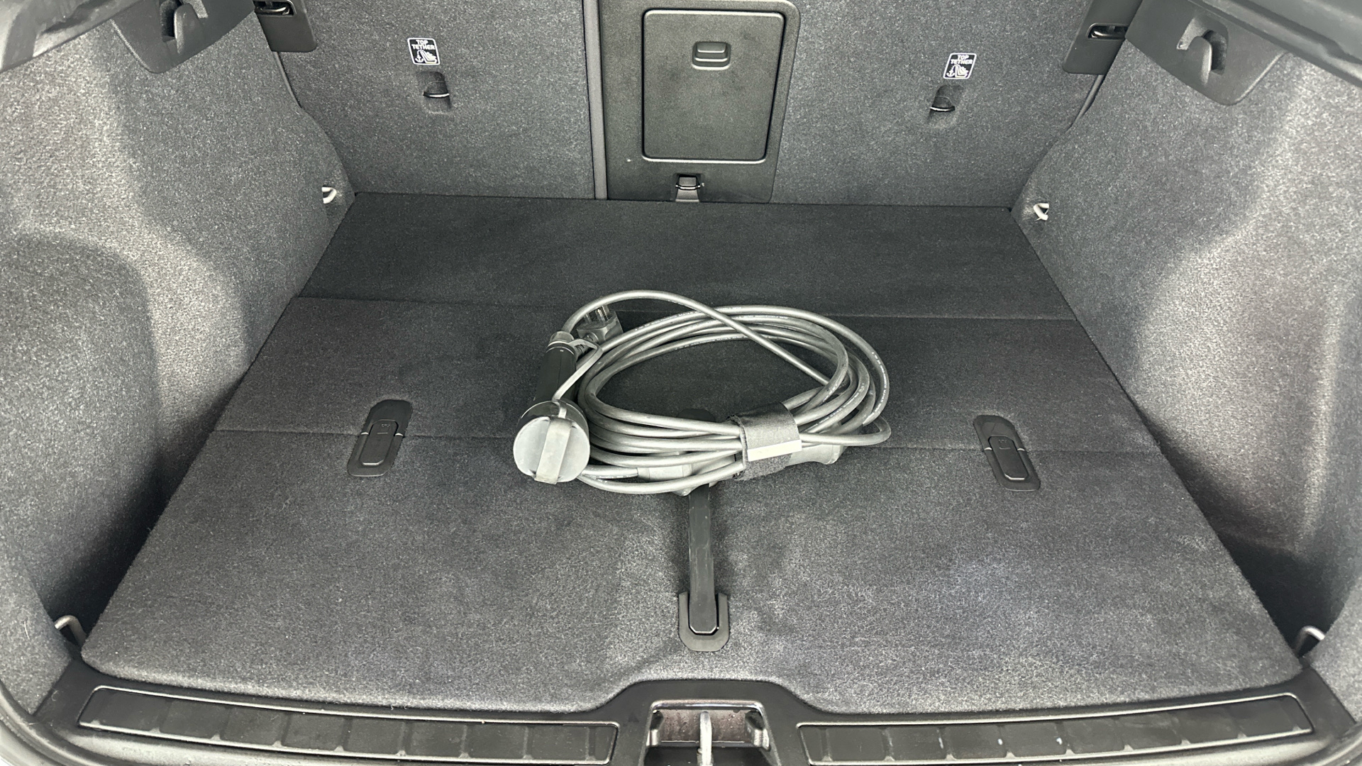 4020931 170kW Recharge Plus 69kWh 5dr Auto