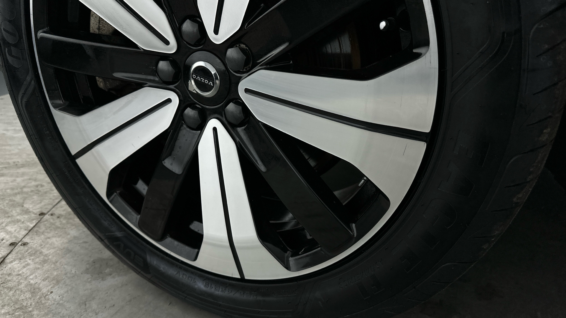 4027640 170kW Recharge Plus 69kWh 5dr Auto