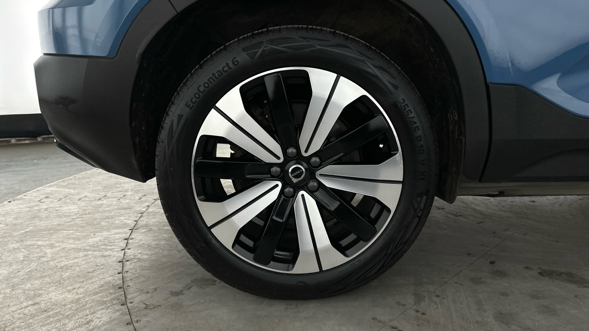 4027640 170kW Recharge Plus 69kWh 5dr Auto