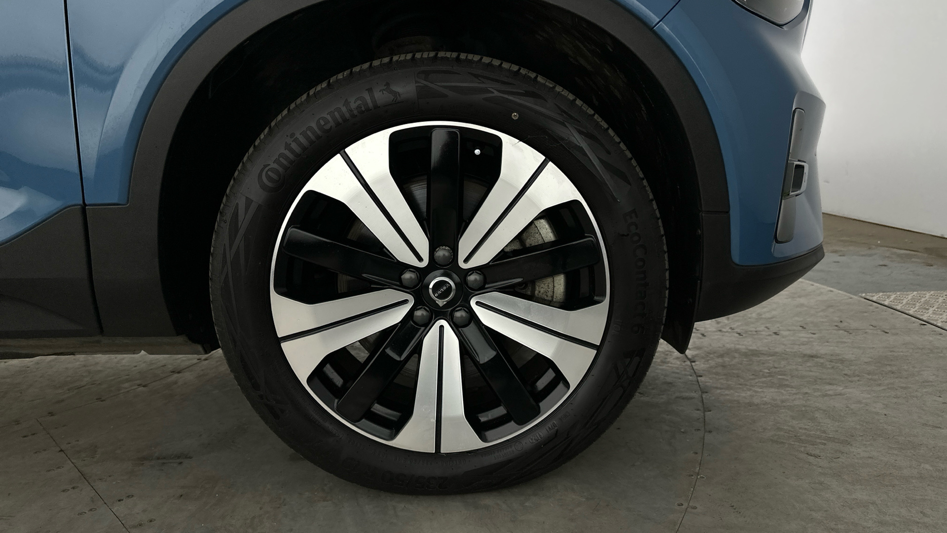 4027640 170kW Recharge Plus 69kWh 5dr Auto