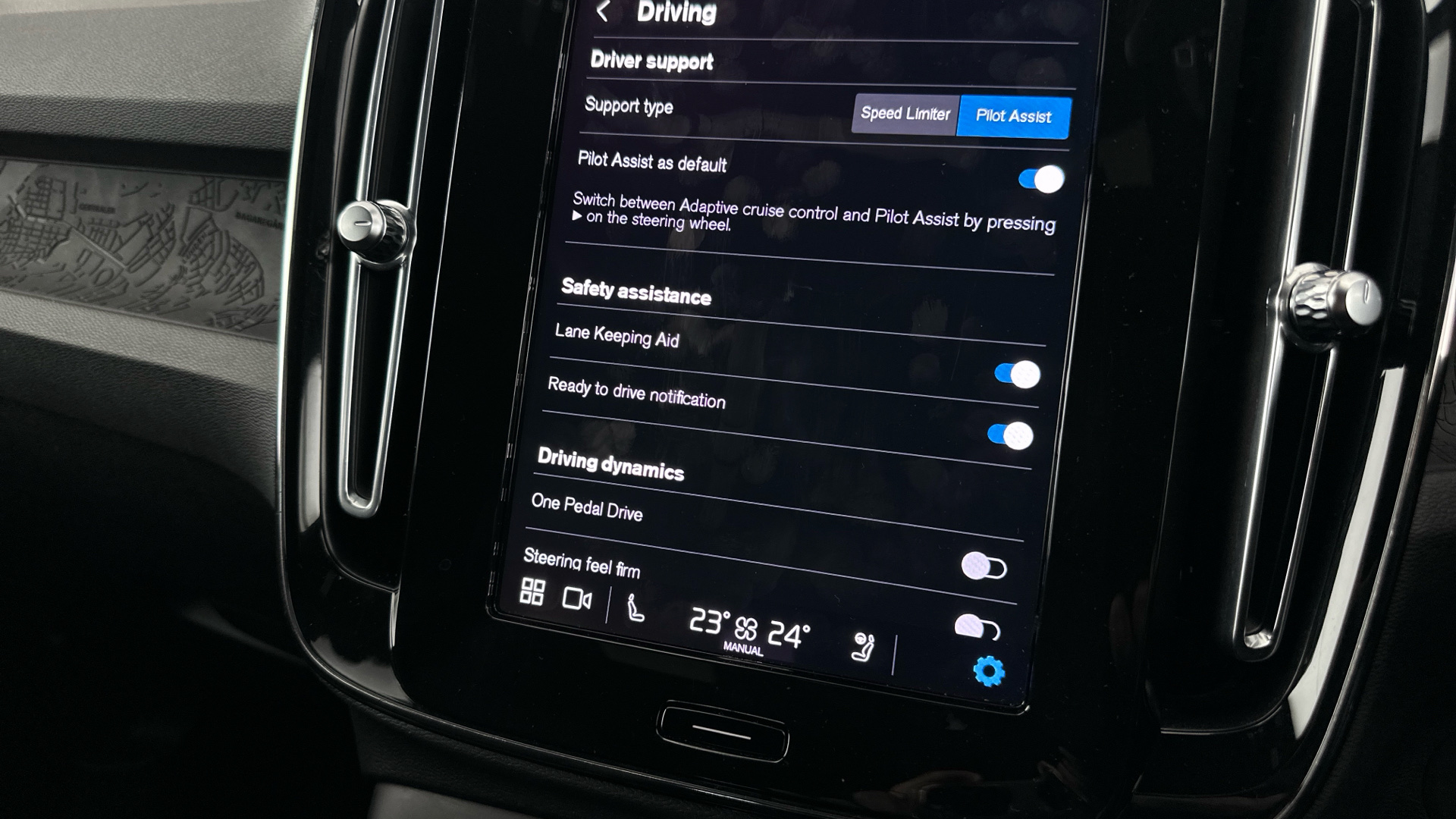 4027640 170kW Recharge Plus 69kWh 5dr Auto