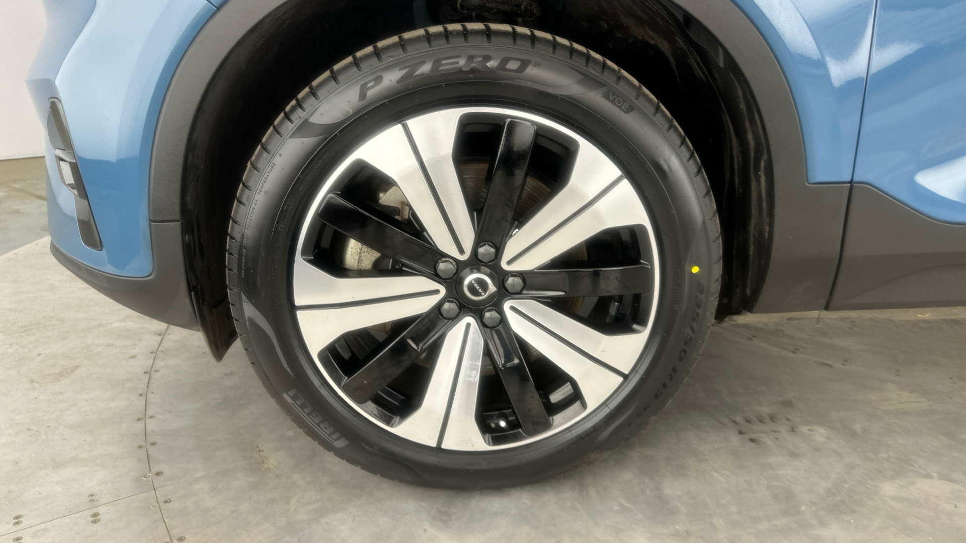 4020688 170kW Recharge Plus 69kWh 5dr Auto