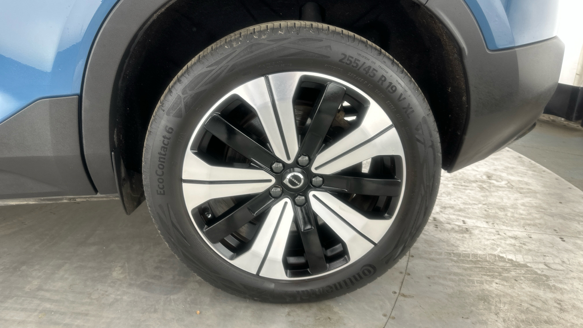 4020688 170kW Recharge Plus 69kWh 5dr Auto