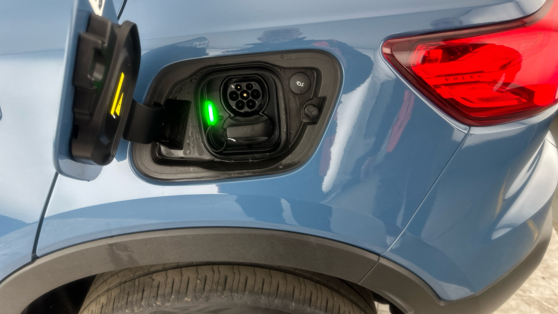 4020688 170kW Recharge Plus 69kWh 5dr Auto