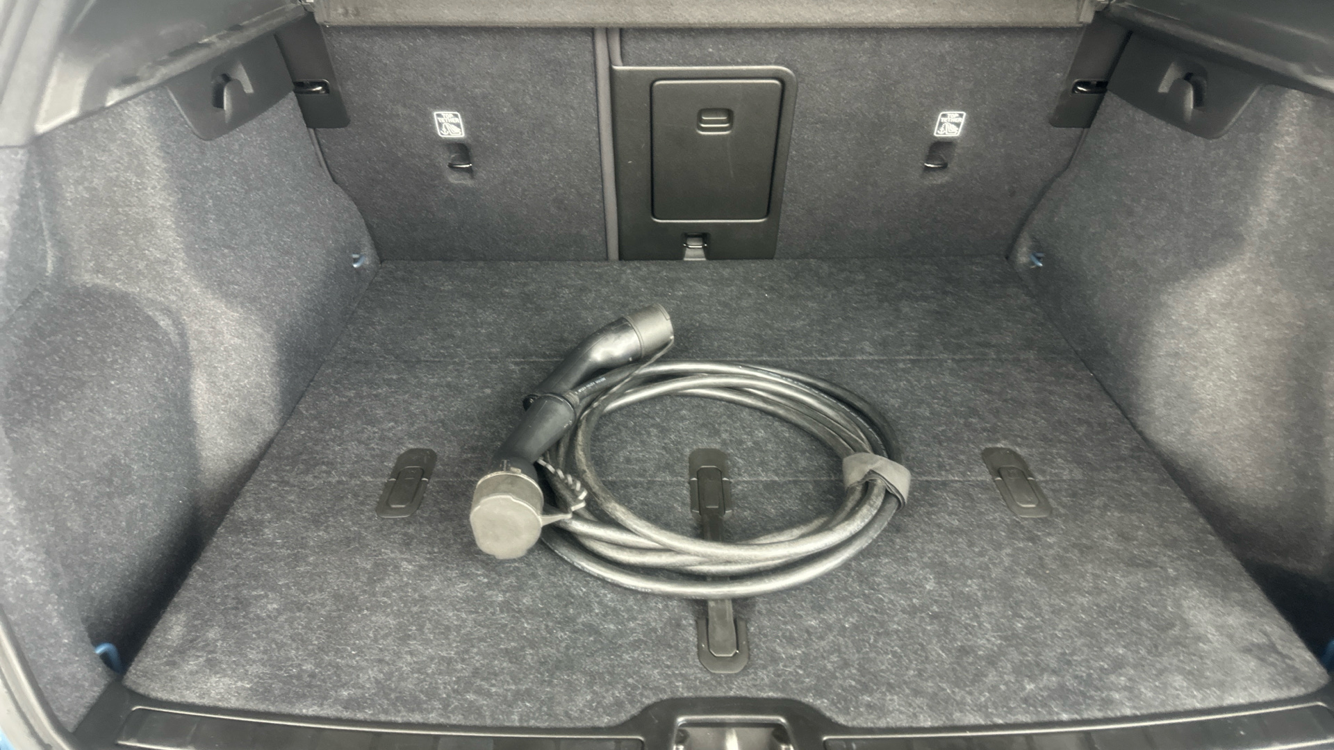 4020688 170kW Recharge Plus 69kWh 5dr Auto