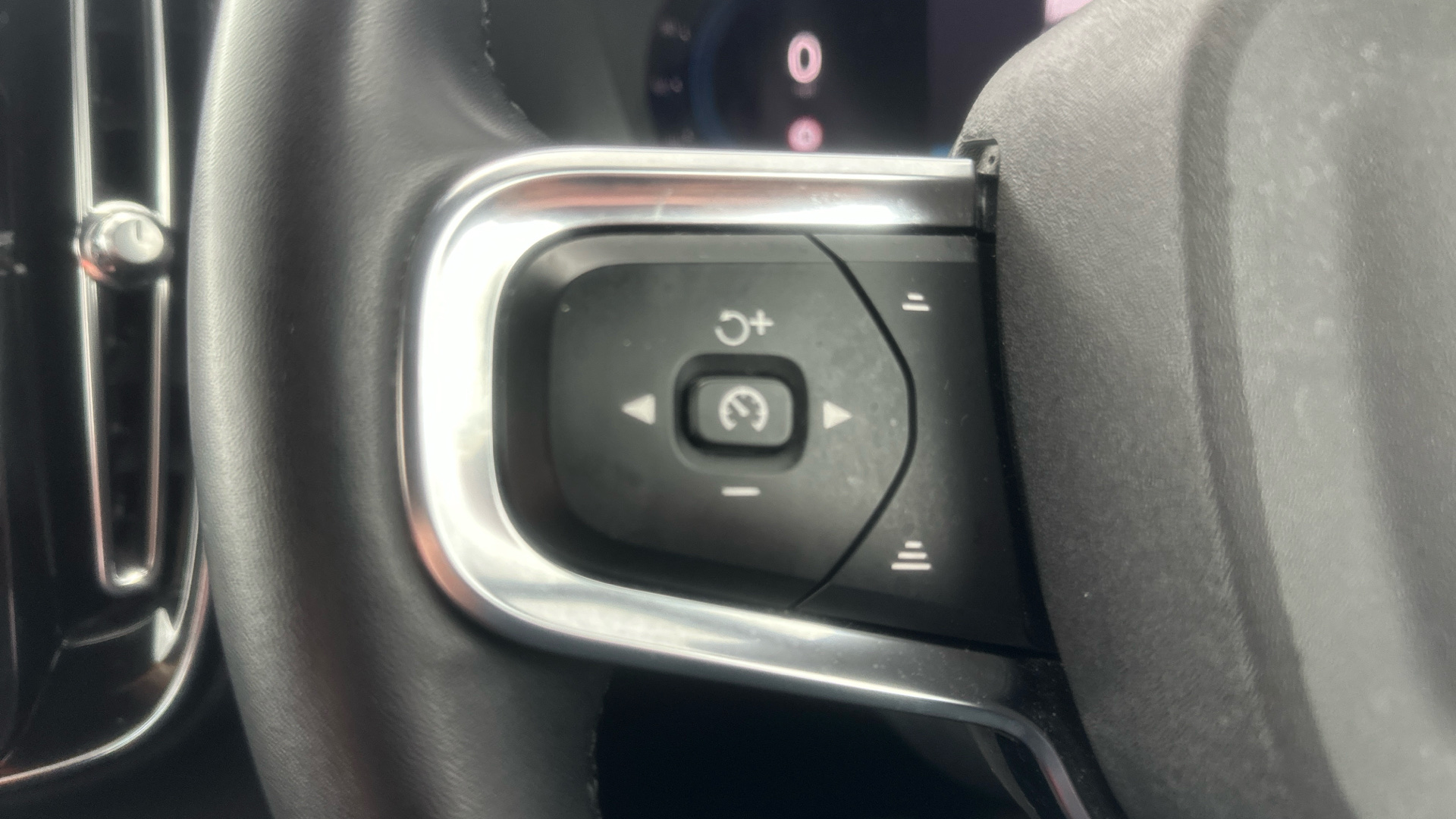 4020688 170kW Recharge Plus 69kWh 5dr Auto