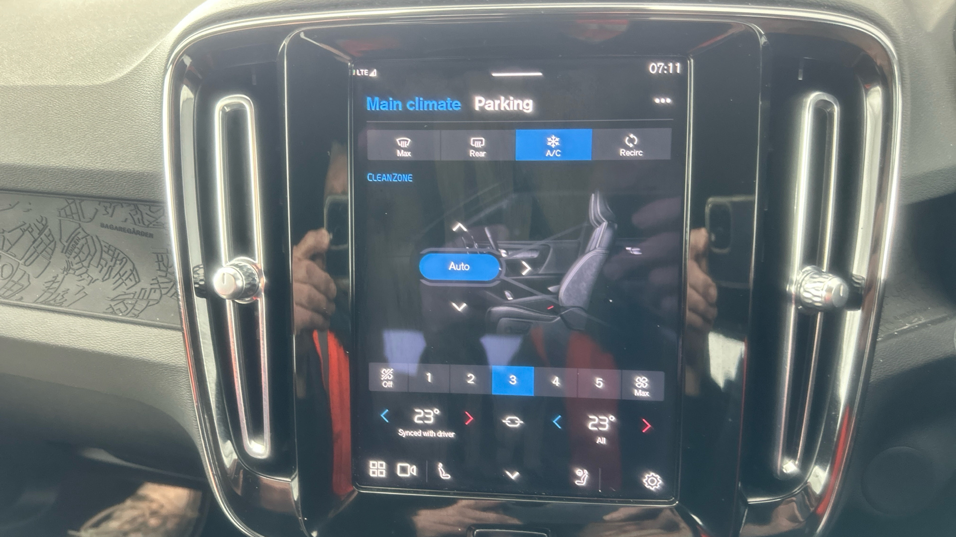 4020688 170kW Recharge Plus 69kWh 5dr Auto