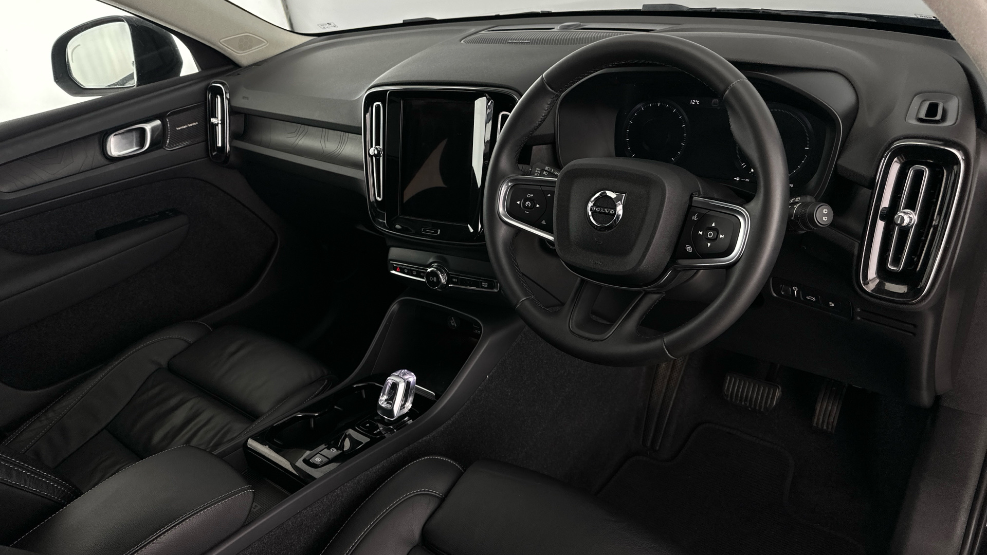 4020815 1.5 T5 Recharge PHEV Ultimate Dark 5dr Auto